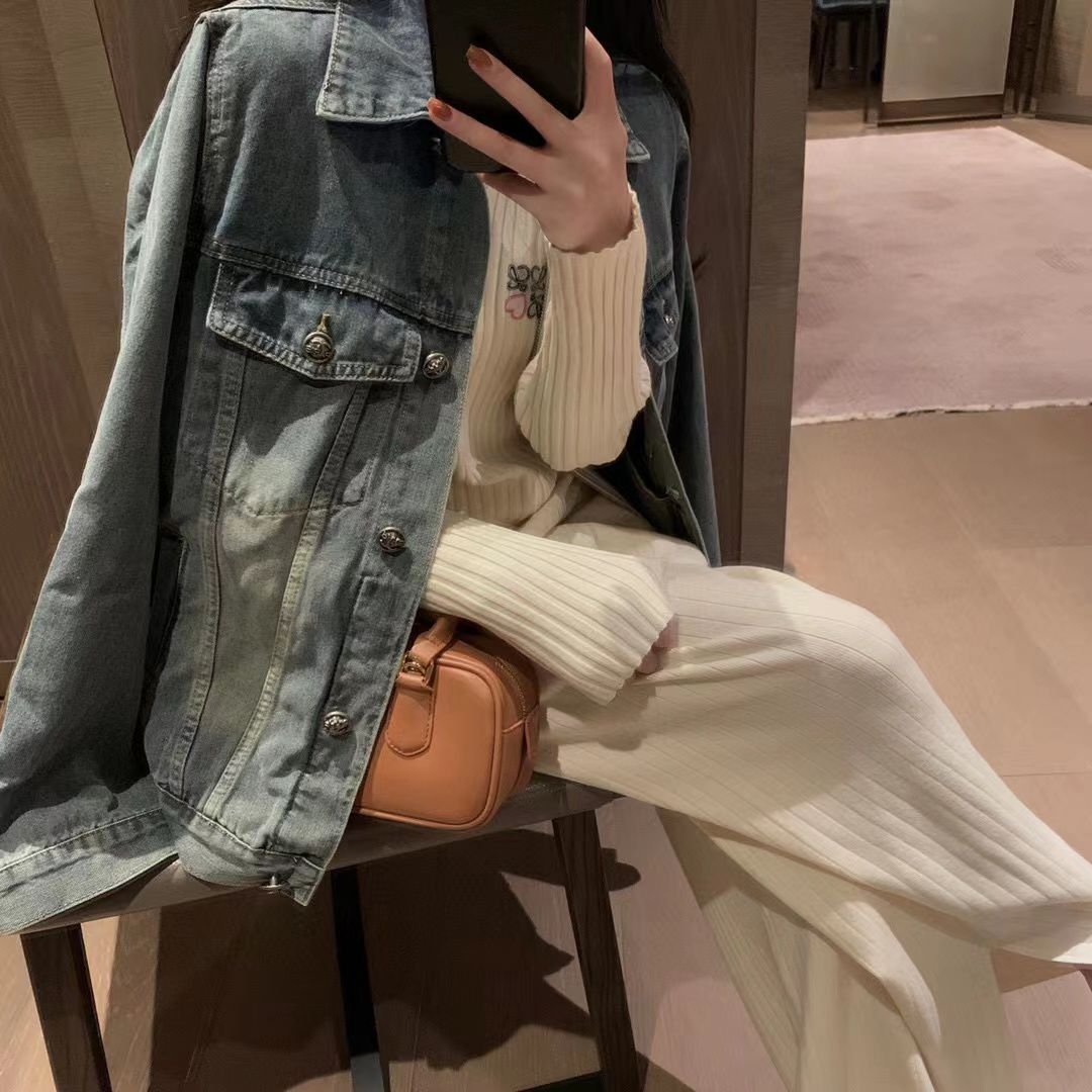 Veste en jean délavée Chanel pour femme