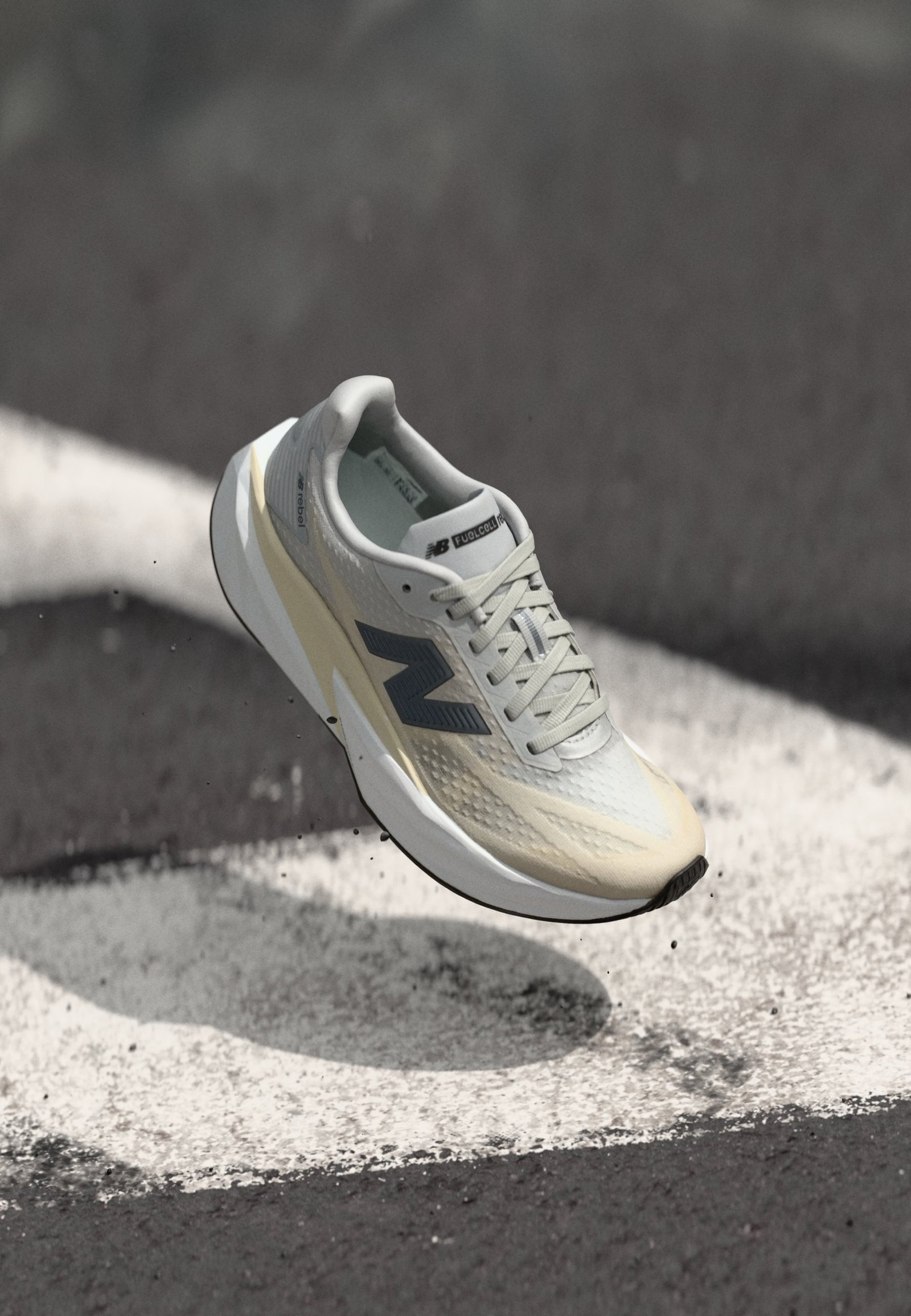 FUELCELL REBEL V5 - Chaussures de running sur route - linen - linen