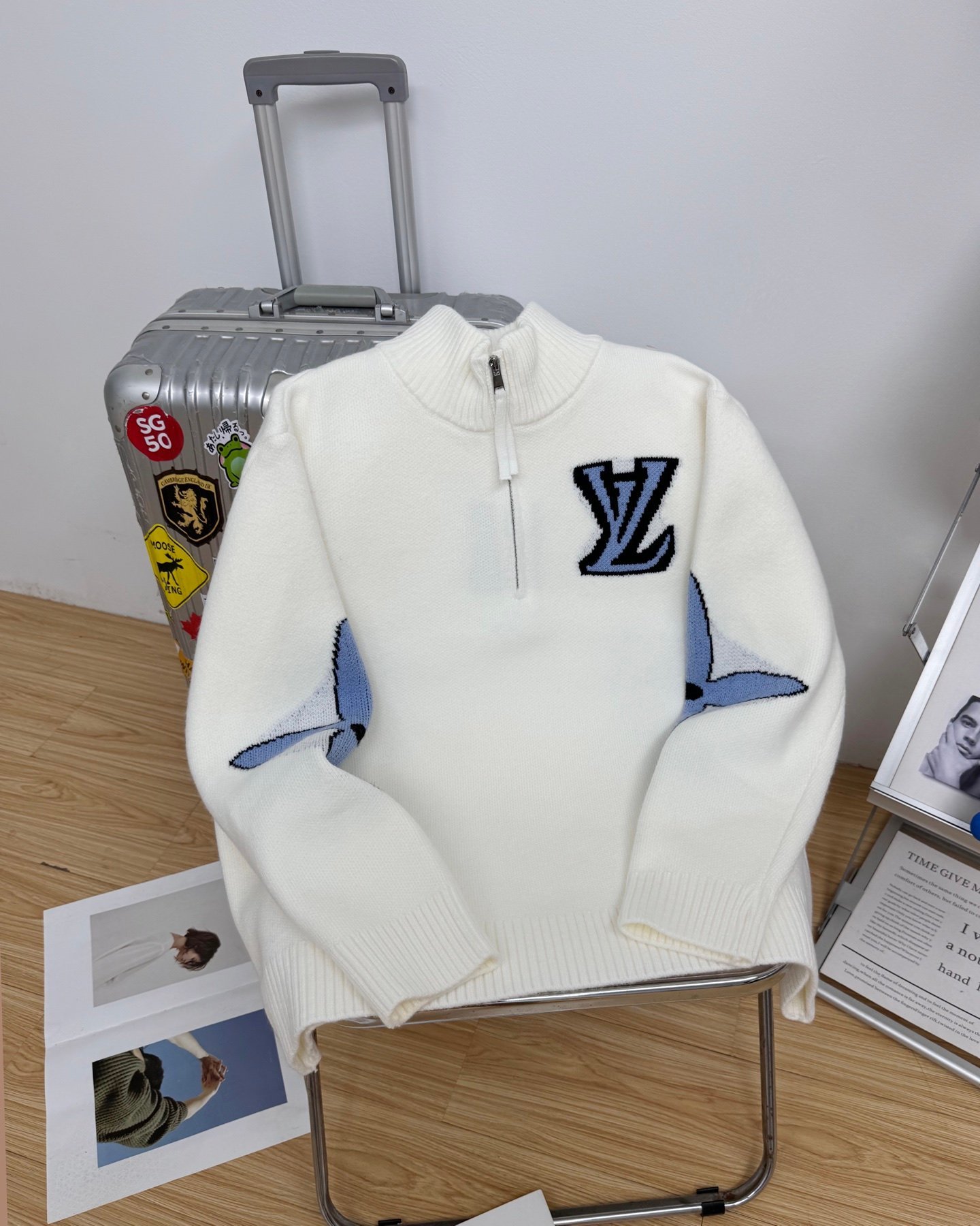 Louis Vuitton Pull Col Zippé Monogram Gris, Blanc et Bleu