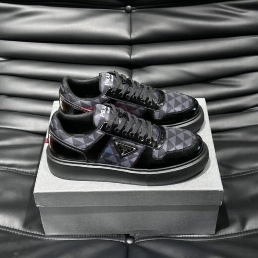 Prada Baskets basses Downtown Re-Nylon / Noir