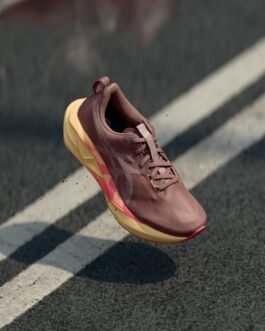 NOVABLAST 5 - Chaussures de running sur route - rubble red/fawn