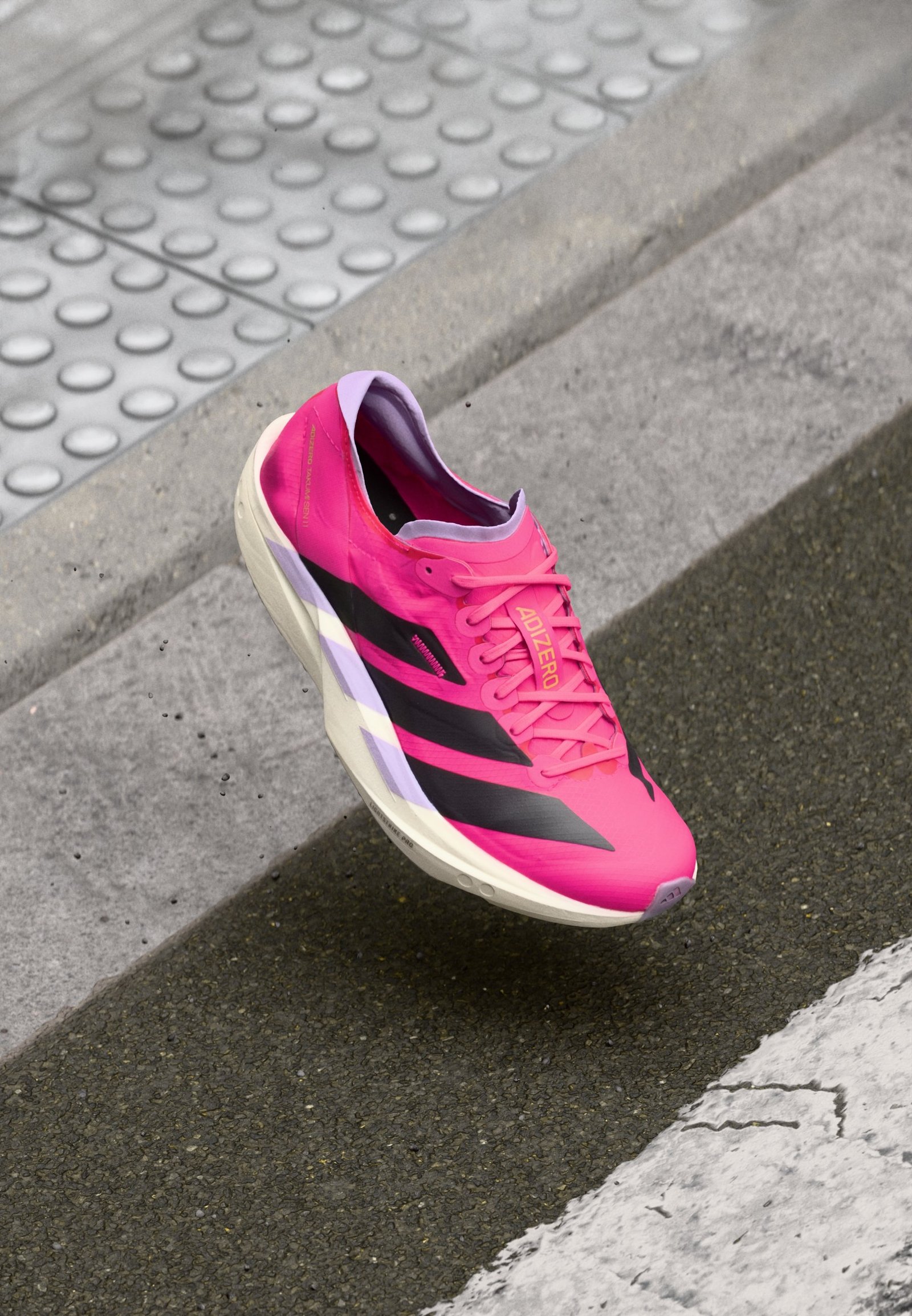 ADIZERO TAKUMI SEN 11 - Chaussures de running sur route -