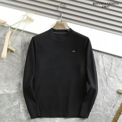 Bottega Veneta Pulls ras du cou, style urbain, manches longues, coton uni