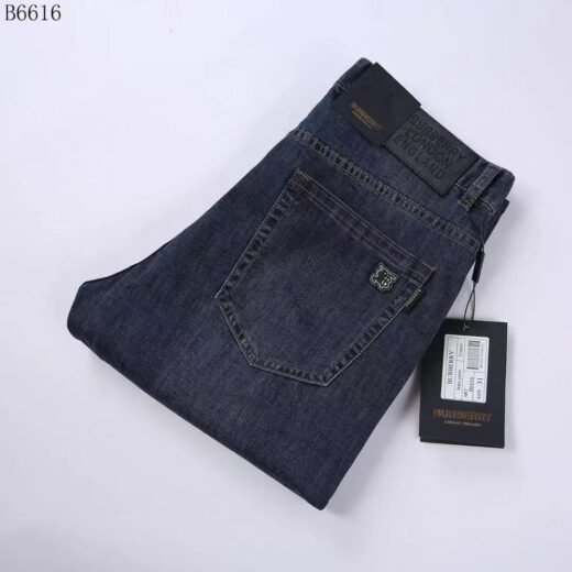 Burberry Jean bleu foncé coupe droite légèrement délavé