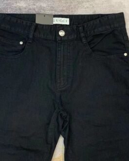 GUCCI || PANTALON EN JEAN NOIR AVEC LOGO GG