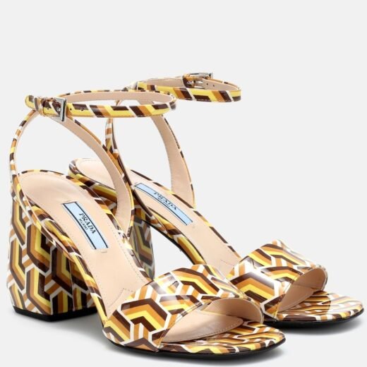 Prada Sandales en cuir verni imprimé