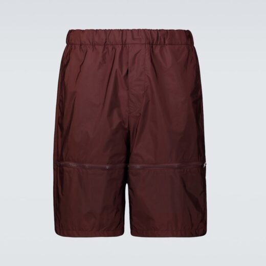 Prada Short large technique