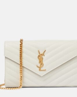 Portefeuille à chaîne Cassandre en cuir matelassé