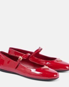 Ballerines en cuir verni à logo