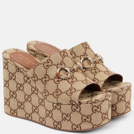 Gucci Mules compensées Horsebit en toile GG