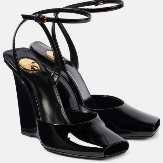 Saint Laurent Sandales compensées Scandale en cuir verni