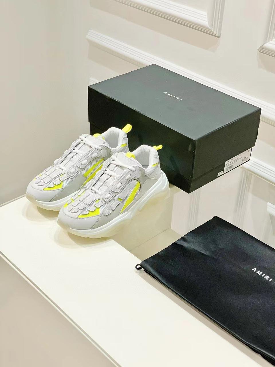 Baskets basses en daim AMIRI || Bone Runner