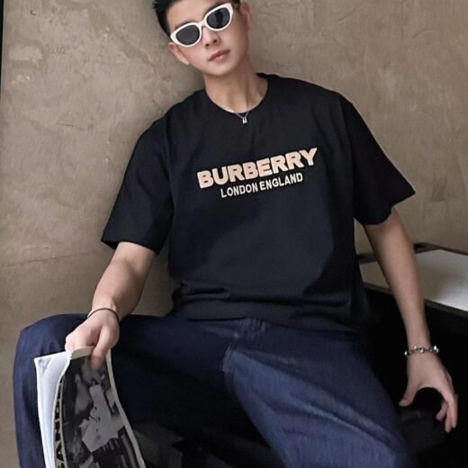 Burberry T-shirt noir/blanc à effet collé