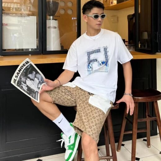 Fendi T-SHIRT À MANCHES COURTES ET ÉPAULES TOMBEES