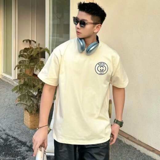 Gucci T-shirt oversize noir et blanc à logo GG entrelacé