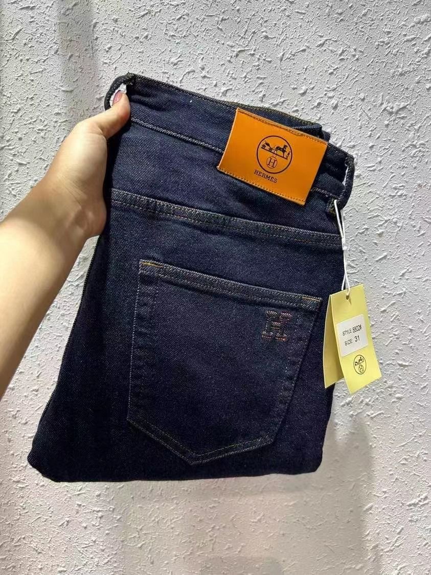 HERMES || Jean slim légèrement délavé || BLEU MARINE FONCÉ