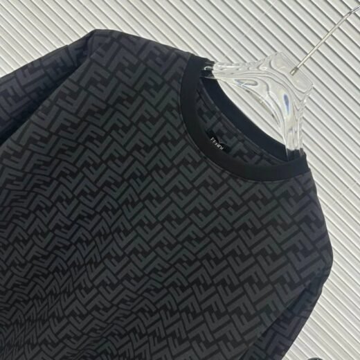 Fendi T-shirt ras du cou à manches courtes en coton style urbain avec monogramme / NOIR
