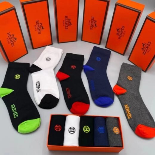 Hermès Lot de cinq paires de chaussettes bicolores à logo H