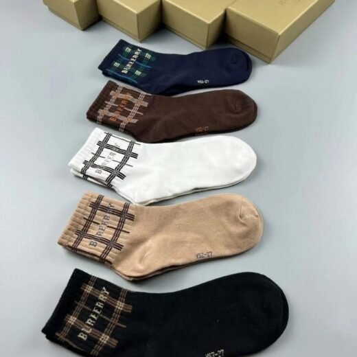 Burberry Lot de cinq paires de chaussettes à carreaux