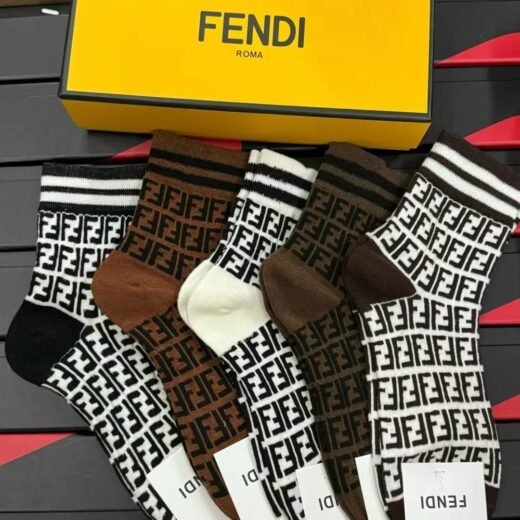 Fendi Lot de cinq paires de chaussettes multicolores à motif FF