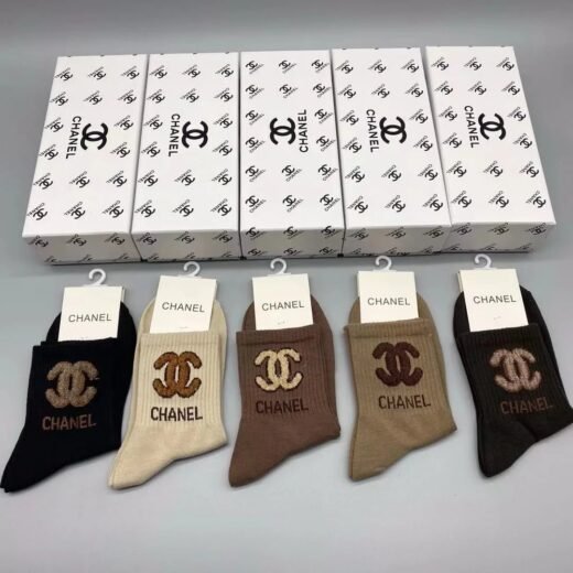 Chanel Lot de cinq paires de chaussettes longues en coton