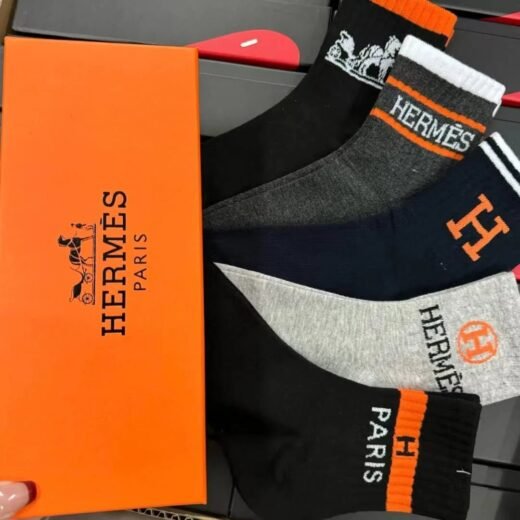 Hermès CHAUSSETTES LONGUES DE LUXE (LOT DE CINQ PIÈCES)