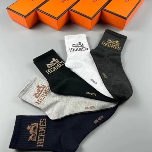 Hermès CHAUSSETTES LONGUES HAUT DE GAMME (LOT DE CINQ PIÈCES)