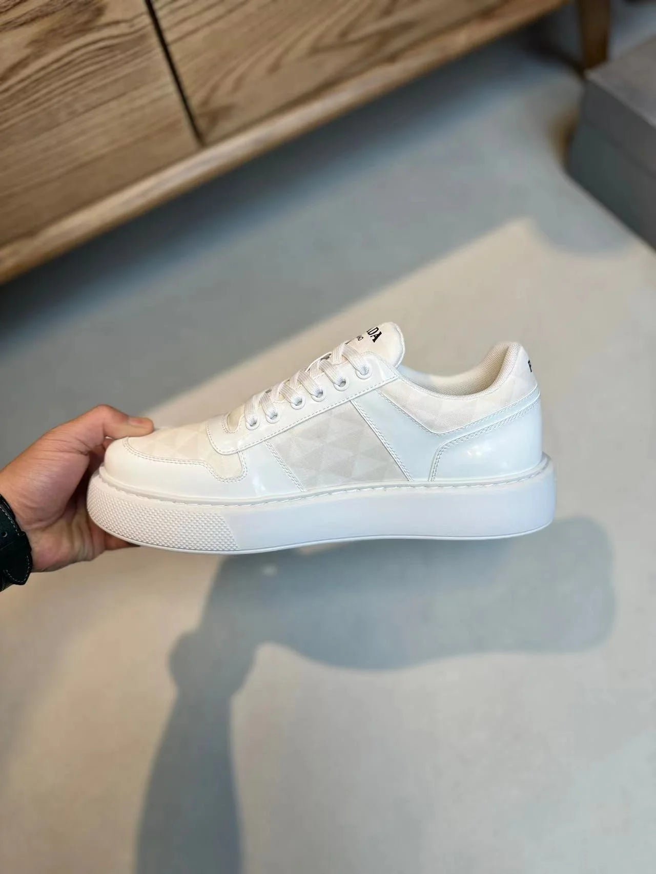 PRADA || Baskets basses Downtown Re-Nylon / Blanches