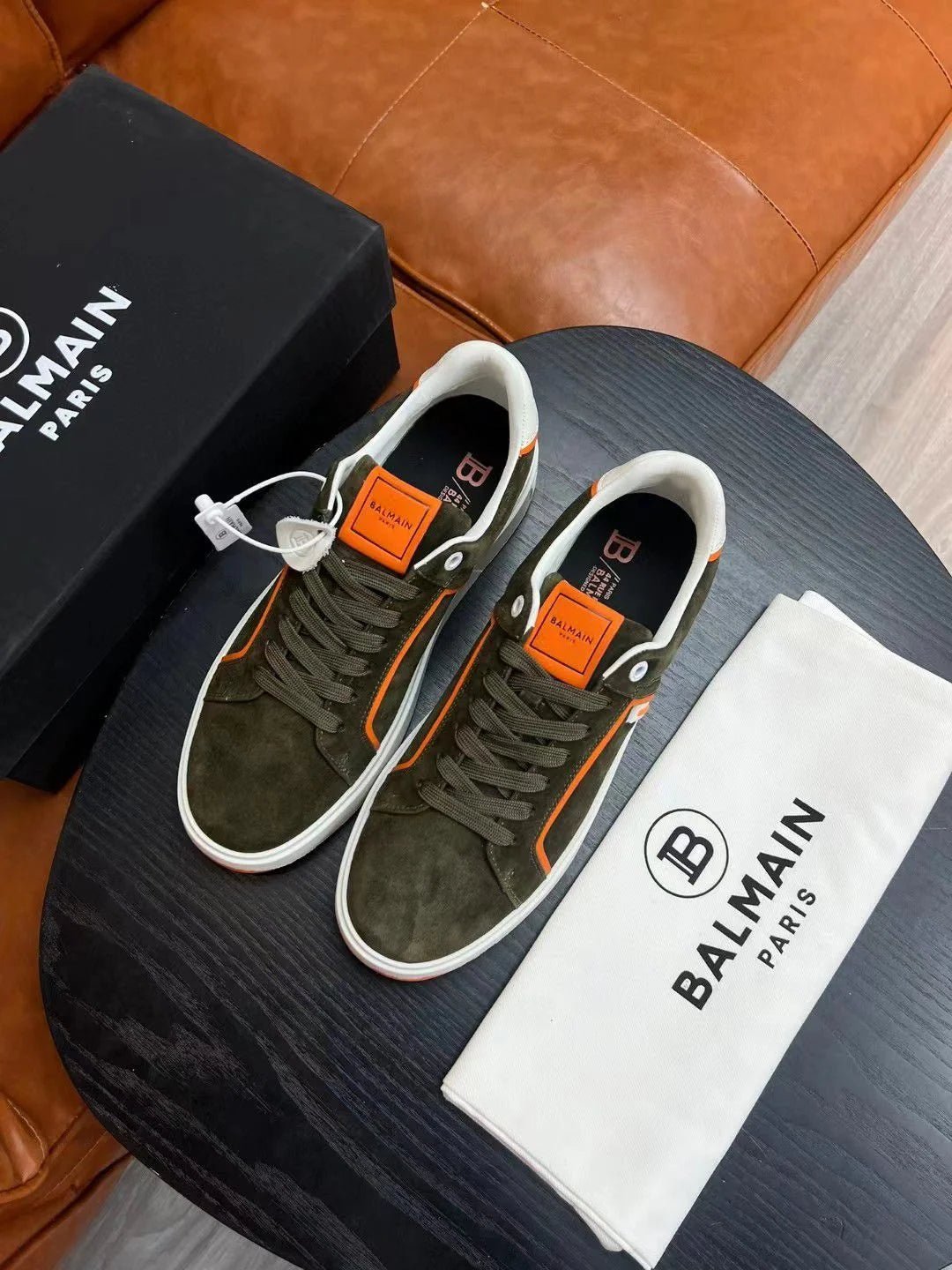 BALMAIN || Baskets basses vertes « B-Court » à patch logo