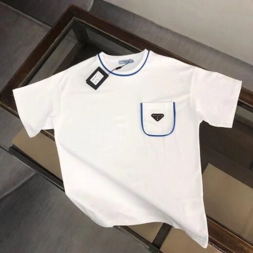 Prada T-shirt à poche en nylon recyclé et logo triangulaire