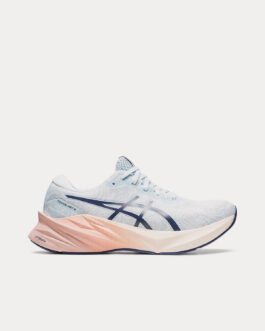 Novablast 3 Sky / Cream Running Shoes