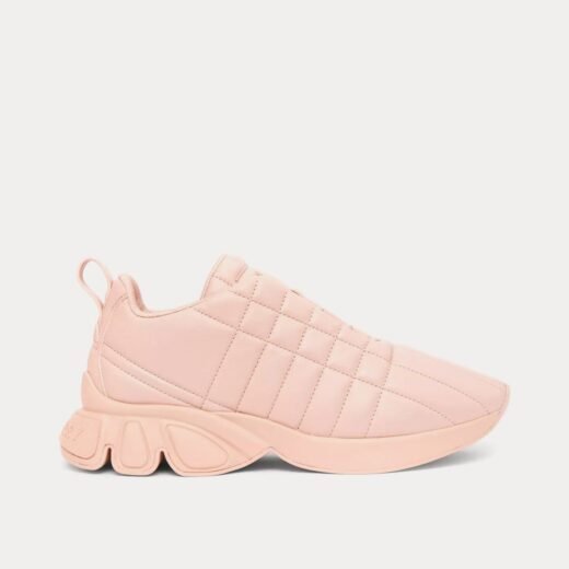 Burberry Baskets basses classiques en cuir matelassé rose poudré – Rose / 35
