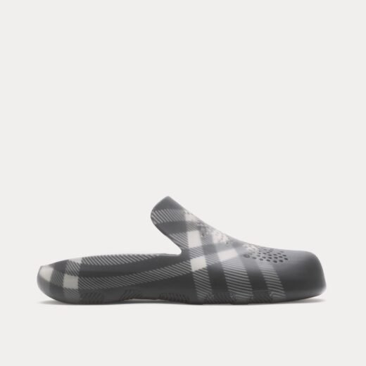 Burberry Sabots noirs en caoutchouc à carreaux
