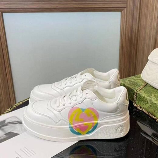 Gucci Baskets en cuir à imprimé cœur GG Rhyton