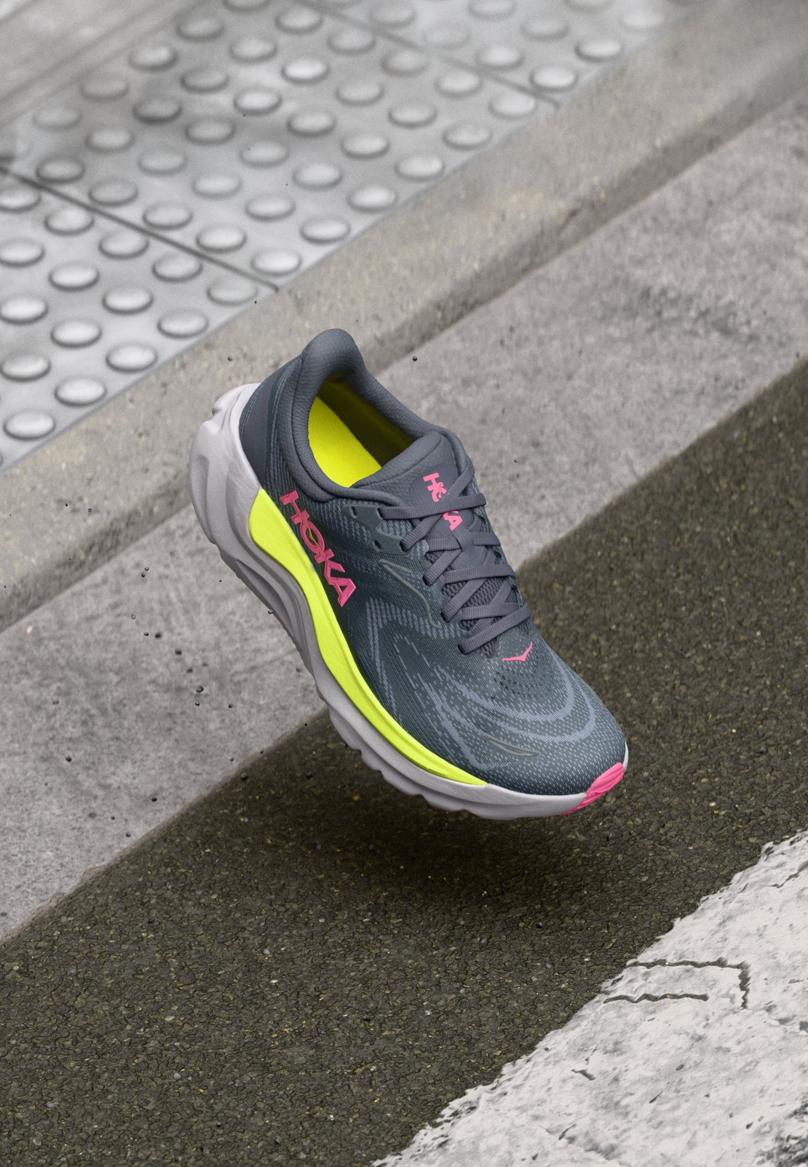 ARAHI 8 - Chaussures de running -