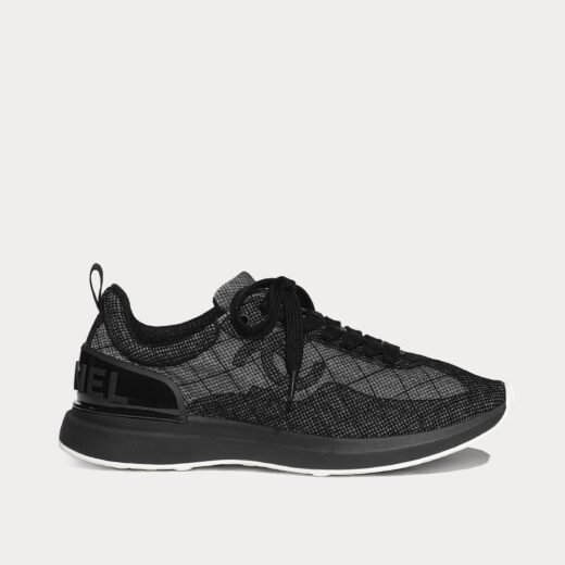 Chanel Baskets basses noires en maille brodée – 35