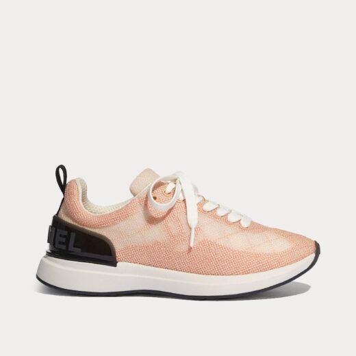 Chanel Baskets basses en maille brodée rose pâle – 35