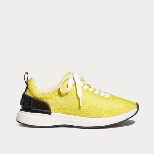 Chanel Baskets basses jaunes en maille brodée – 35