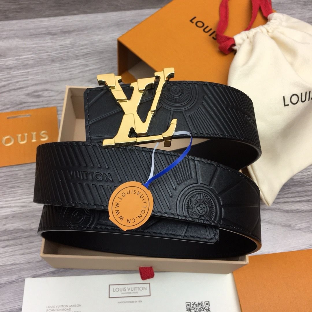 LOUIS VUITTON || CEINTURE NOIRE RÉVERSIBLE INITIALES 40MM