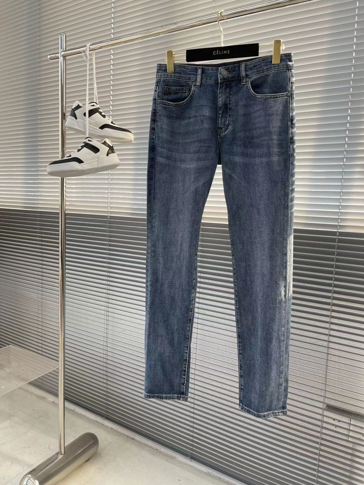 Jean bleu coupe droite délavé de qualité supérieure pour homme