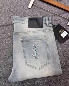 YSL || Jean élégant avec monogramme brodé