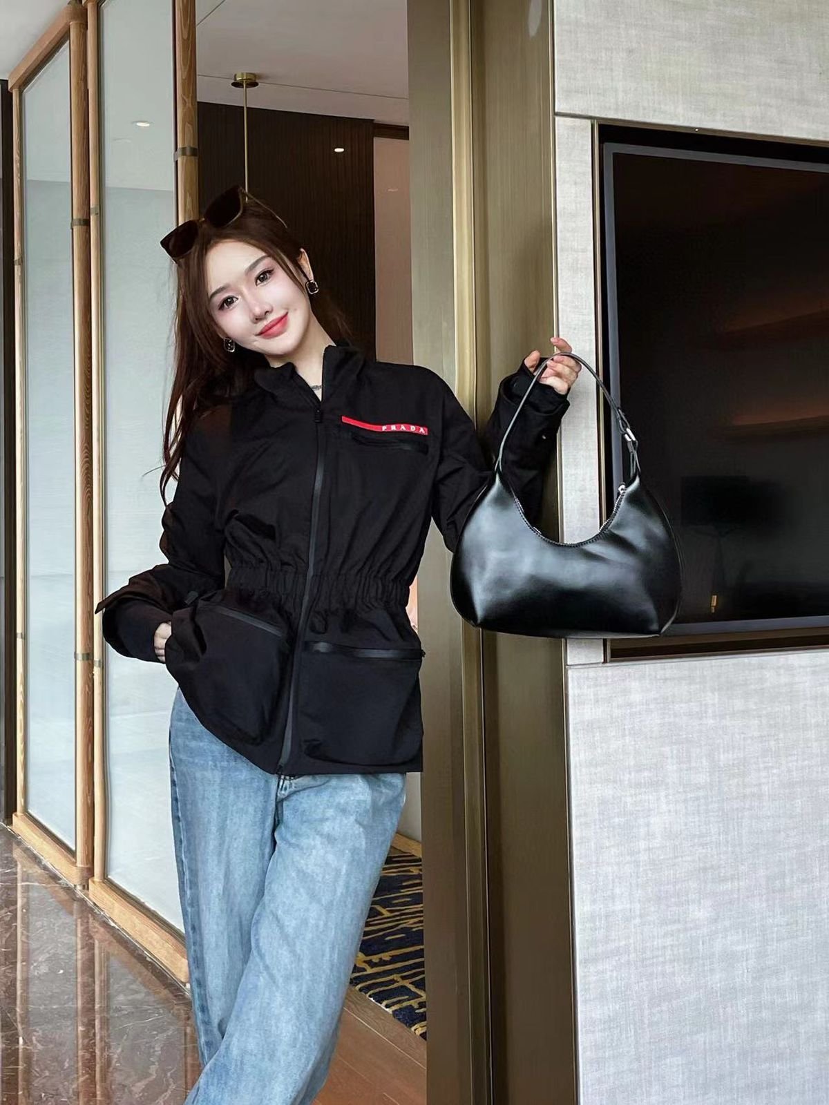 PRADA || Veste noire légère bi-stretch pour elle