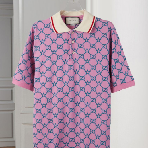 Gucci Polo brodé avec logo GG pour homme / Rose