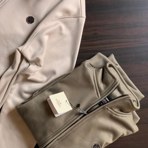 Louis Vuitton PULL EN COTON BIOLOGIQUE À COL ZIPPÉ ET LOGO ROND