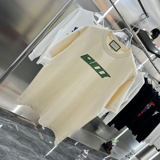 Gucci T-SHIRT OVERSIZE BASIQUE À IMPRIMÉ LOGO