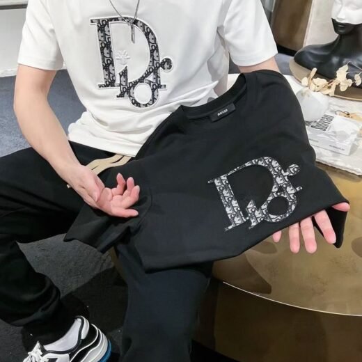 Dior T-shirts unisexes à manches courtes; style streetwear et décontracté; avec broderie logo Dior