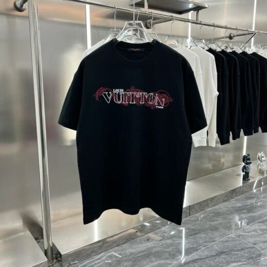 Louis Vuitton T-shirt noir à imprimé dragon vintage