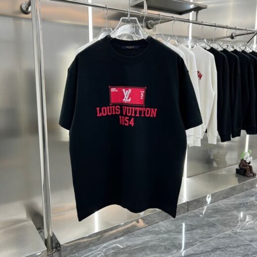 Louis Vuitton T-shirt à épaules tombantes, luxe et sophistication / NOIR