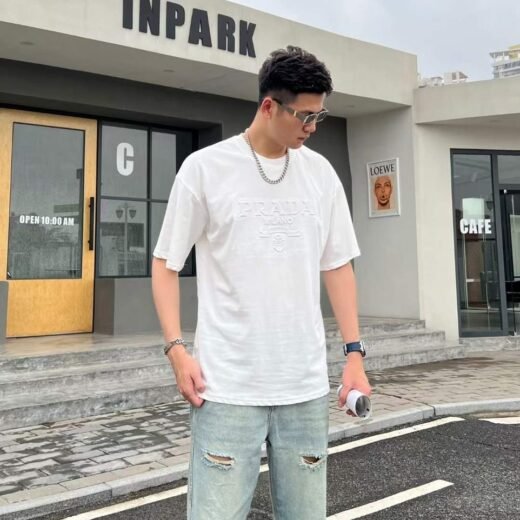 Prada T-shirt en coton mélangé avec logo 3D