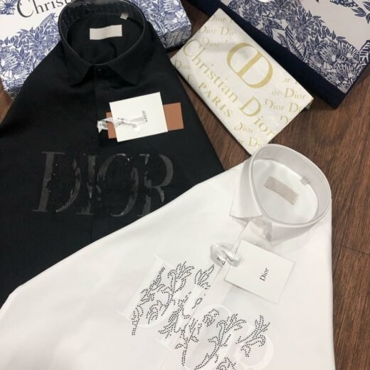 Dior LOGO DIOR PREMIUM AVEC MOTIF SWAROVSKI